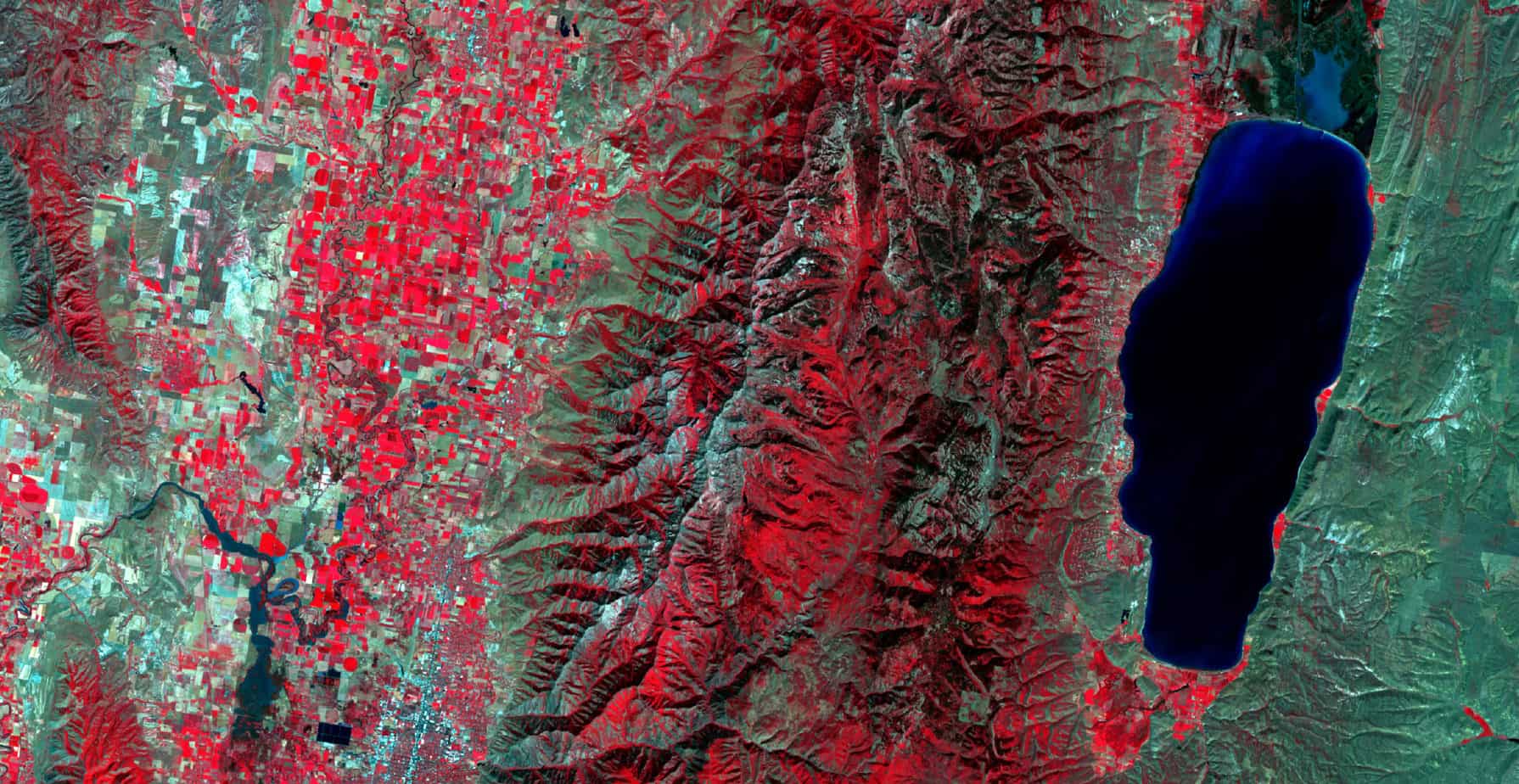 How to Make a False-Color Satellite Image in QGIS – OpenSourceOptions